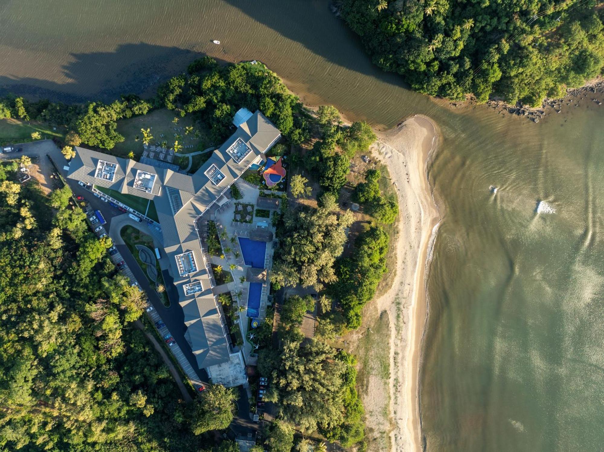 Ocean'S Creek Beach Hotel Balaclava Exterior photo